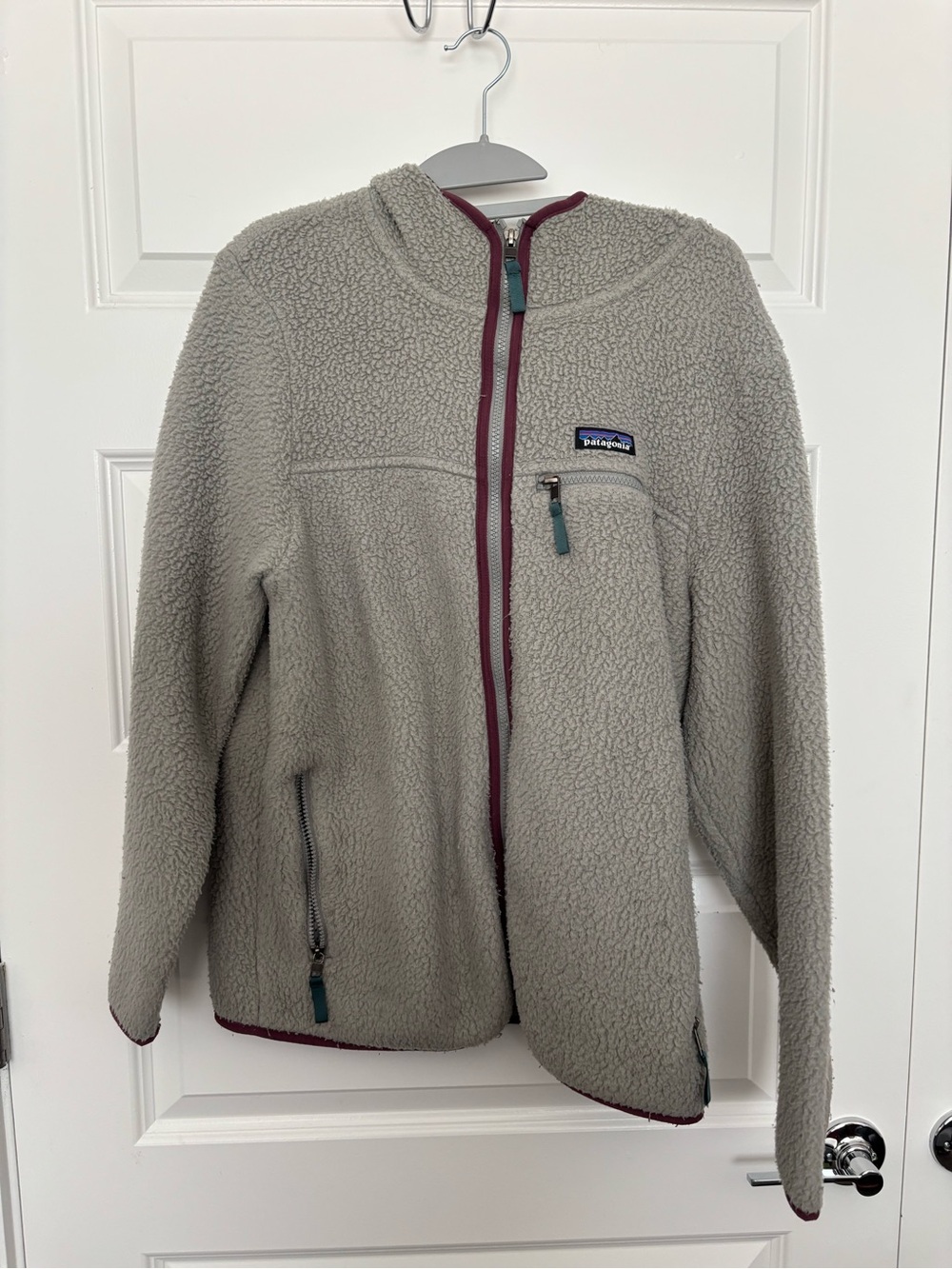 Patagonia Women's Light Gray Teddy Fleece Jacket with Burgundy Trim